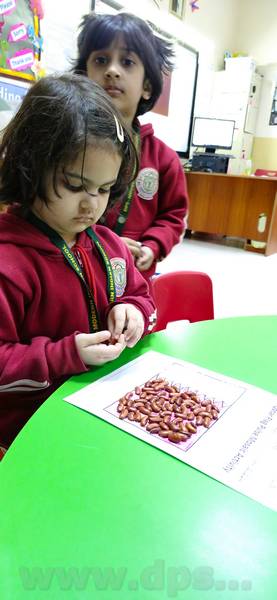 Class Nursery Qatar Flag Pulse Mosaic Activity 2024_25